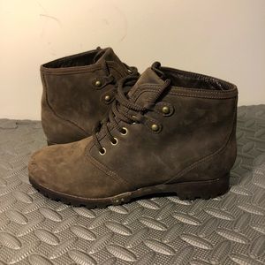 Cole Haan Leather Ankle Booties Women’s size 6.5